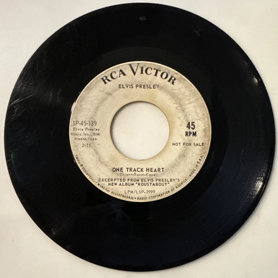 Elvis Roustabout One Track Heart SP-45-139 (Promo 45)  G (RARE) worn but plays - Image 4 of 4