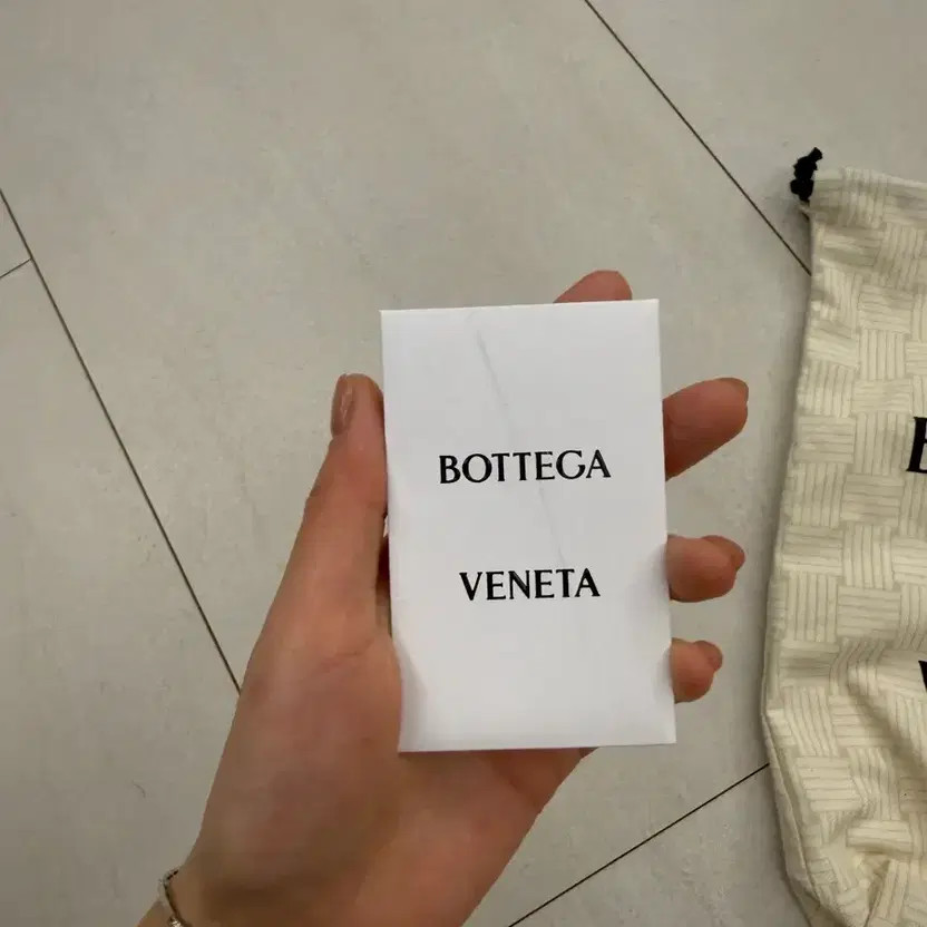 Bottega Veneta Concert Pouch Black Leather Bag thumbnail 4