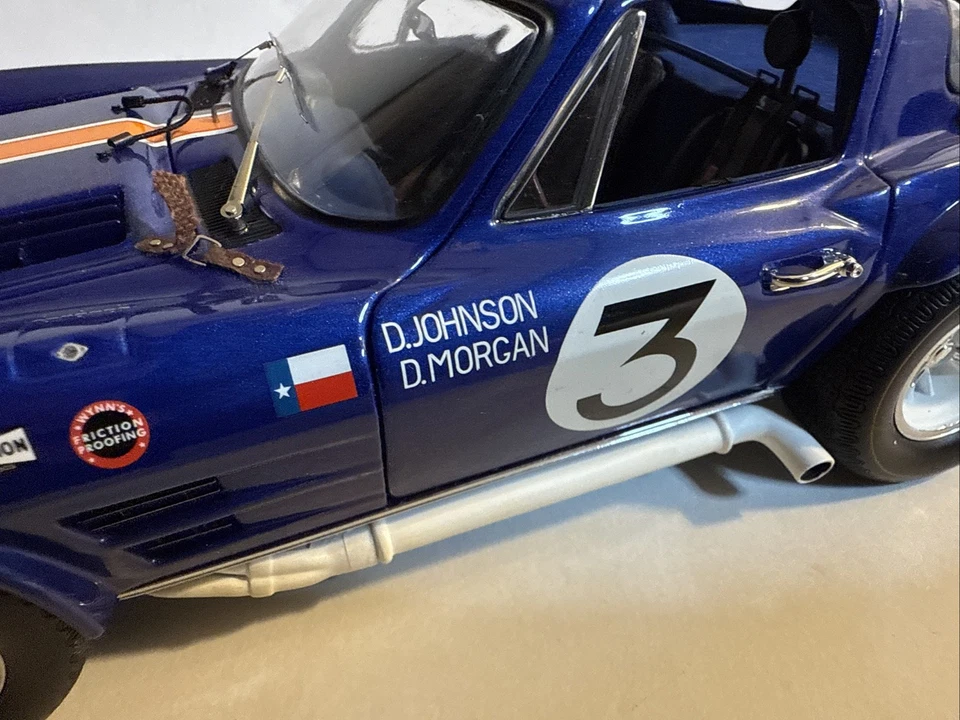 Exoto 1:18 Corvette Grand Sport – 1964 Sebring #3 – RLG18025 Johnson/Morgan Novo - Imagem 4 de 4