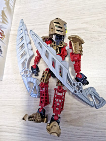 LEGO Bionicle Lhikan Kikanalo 8811 Metru Nui Toa of Fire with Box Instructions