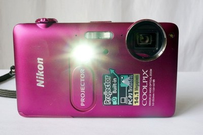 Nikon Coolpix S1200pj digital Camera W/ Battery Lens Error Projector Works Parts