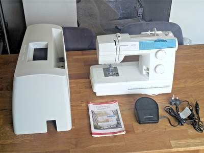 Husqvarna Viking Emerald 116 Nähmaschine + Zubehör