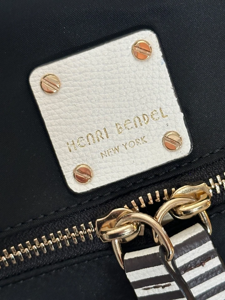 BOLSO MENSAJERO HENRI BENDEL JET SETTER CORREA LARGA AJUSTABLE - ¡NUEVO PRECIO MÁS BAJO!! Foto 3 de 4