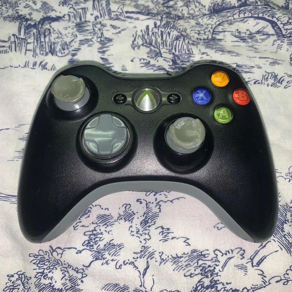 Xbox 360 Console | No HDD | In Box | With Kinect and Cords | Not Complete | - Image 4 of 4