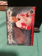 2000-01 Pacific Vanguard - High Voltage Steve Yzerman #14