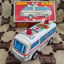 Tin ambulance, friction with sound, intage, with box, intage, peeping