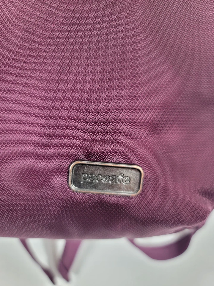 Mochila Pacsafe Daysafe 16L púrpura mora seguridad de viaje bolsa de día antirrobo Foto 3 de 4