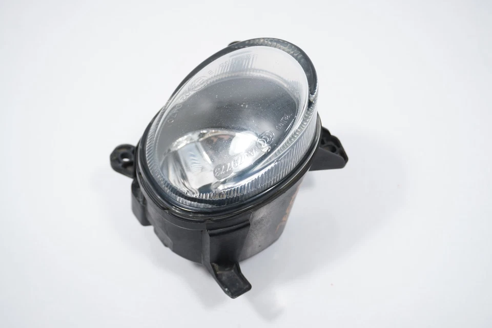 Audi Q3 2015 luz antiniebla lado conductor izquierdo 8T0941699E Foto 3 de 4