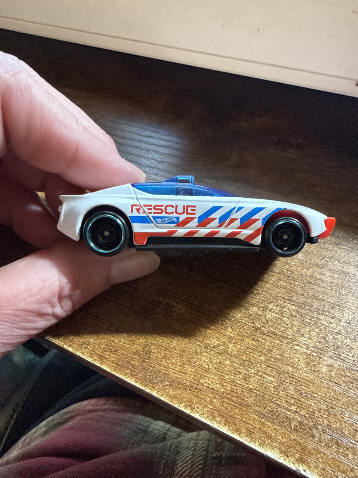 2021 Hot Wheels Rescue Alpha Pursuit White Blue & Red 8/10 238/250 Loose