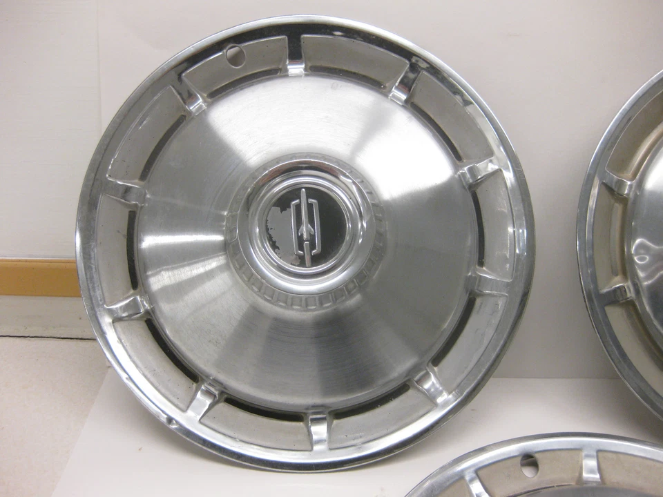 1965 1966 OLDSMOBILE DELTA CUTLASS HUBCAPS RARE CUSTOMS HOTRODS DON'T MISS (3) - Image 4 of 4