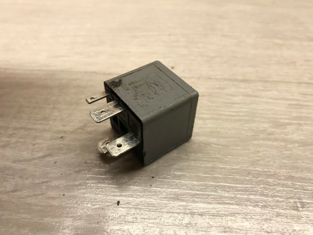 1j0906381a что за реле