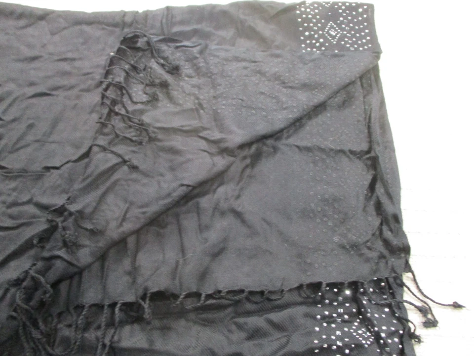 Betsey Johnson Scarf Womens 25x70 Black Sequin One Size Rectangular Viscose - Image 4 of 4