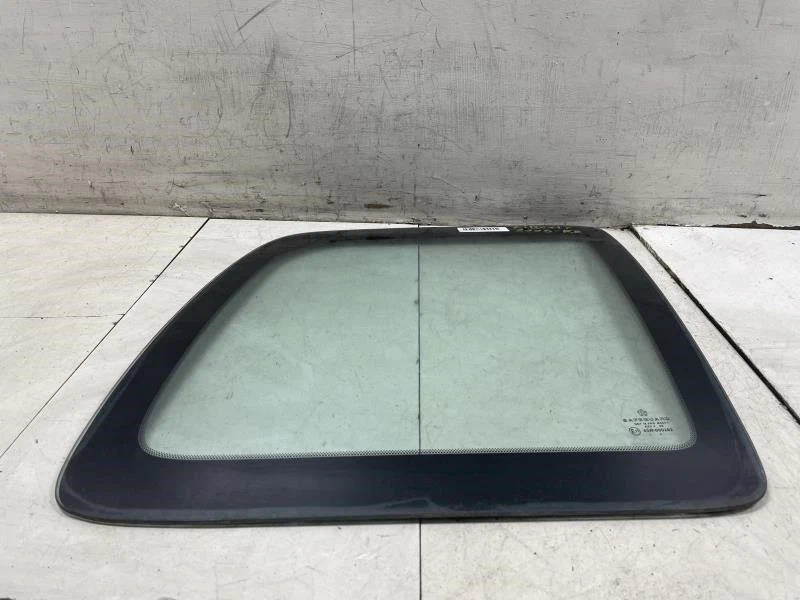 Jeep Liberty 2004 cuarto de cristal trasero derecho del lado del pasajero OEM+ Foto 4 de 4