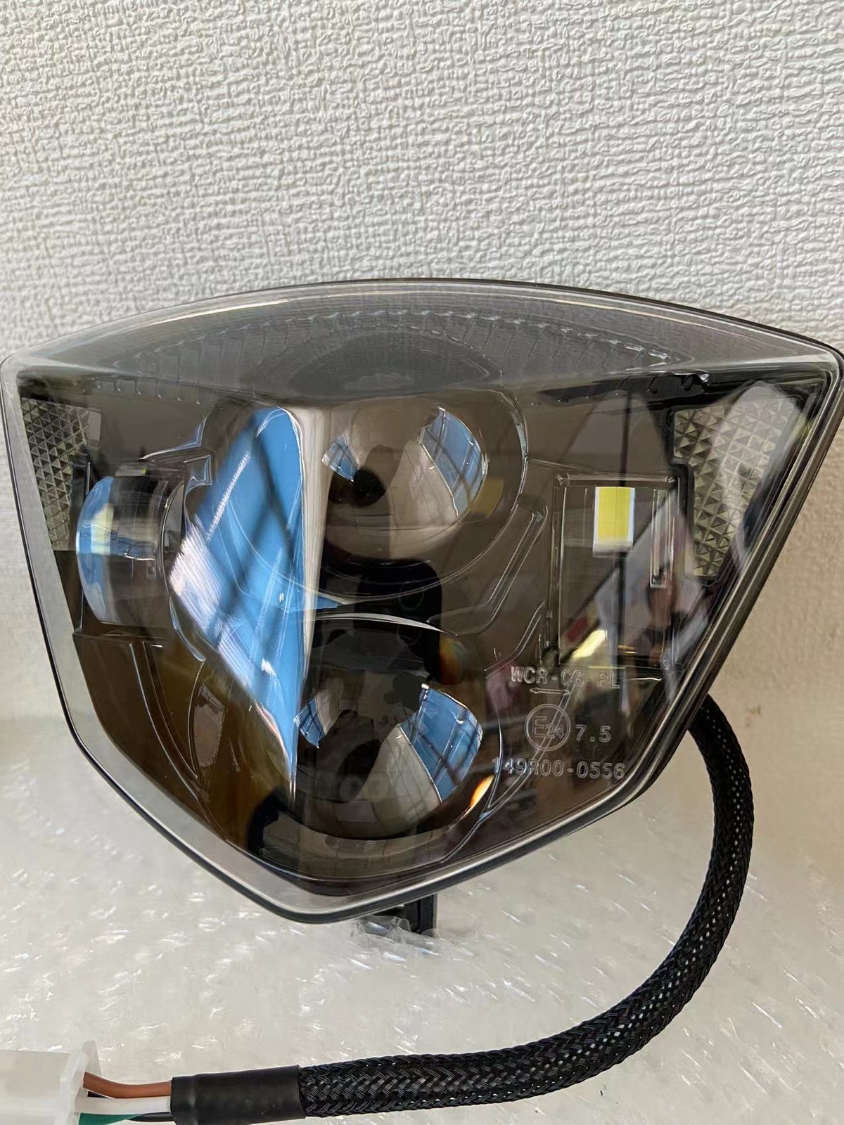 Phare Avant LED E24 Pour KTM EXC 125-525 2005-2007 - 6600 Lm, 6000K, Homologué