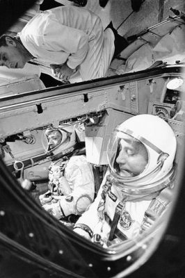 GEMINI 3 VIRGIL 'GUS' GRISSOM & JOHN YOUNG 12x18 GLOSSY PHOTO PRINT