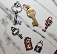 EUC True Vintage Lot 4 Skeleton Keys 2 Locks Charms DIY Jewelry Making Art Craft