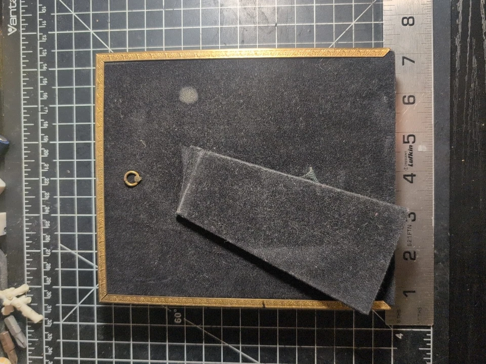 Hermoso marco antiguo dorado sobre bronce victoriano del siglo XIX Foto 2 de 4