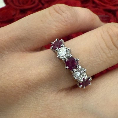   Ring mit fünf Steinen 1,1ct Rubin & Diamant Halb Ewigkeit Krallenfassung 18kt Gold