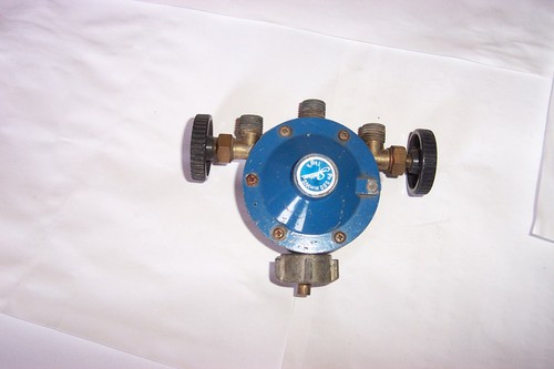 THREE ADAPTER GAS CARAVAN CAMPING GAS PRESSURE REGULATOR GOOD WORKING ORDER USED   