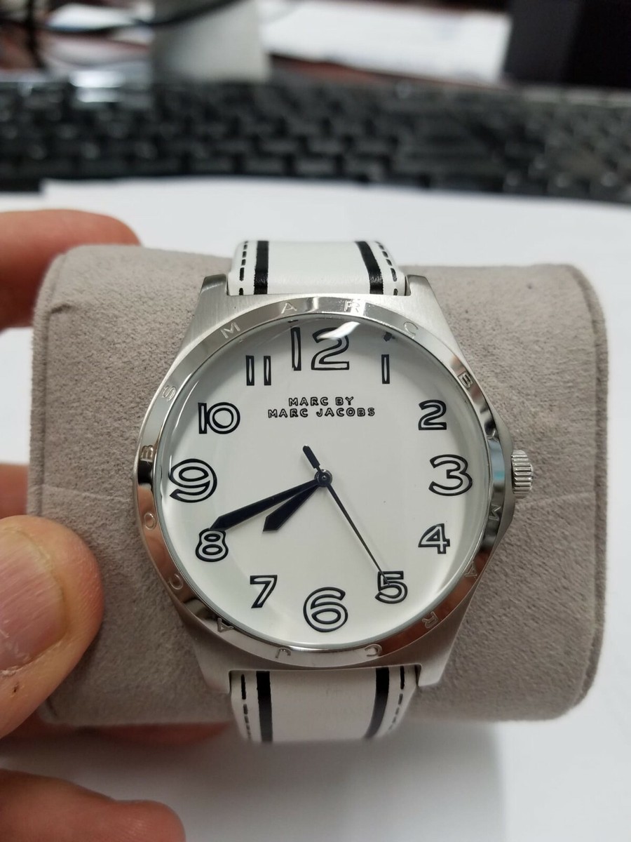 Marc by Marc Jacobs Leather White Dial Quartz Women display picture 2