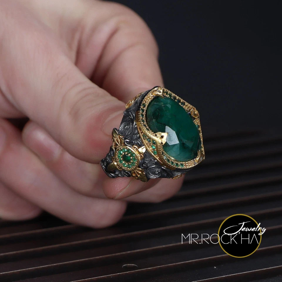 Piedra esmeralda verde, relieve león melena, chapado en oro rodio, anillo de plata 925K para hombre Foto 3 de 4