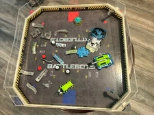 HEXBUG Battle Bots Lot 2 Bots, 2 Controllers & Extra’s Battle Box Pro Arena