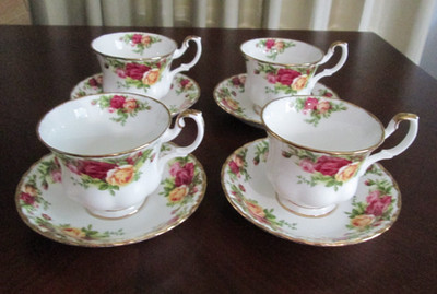Royal Albert Old Country Roses Tea / Coffee Cup & Saucer - Set of 4