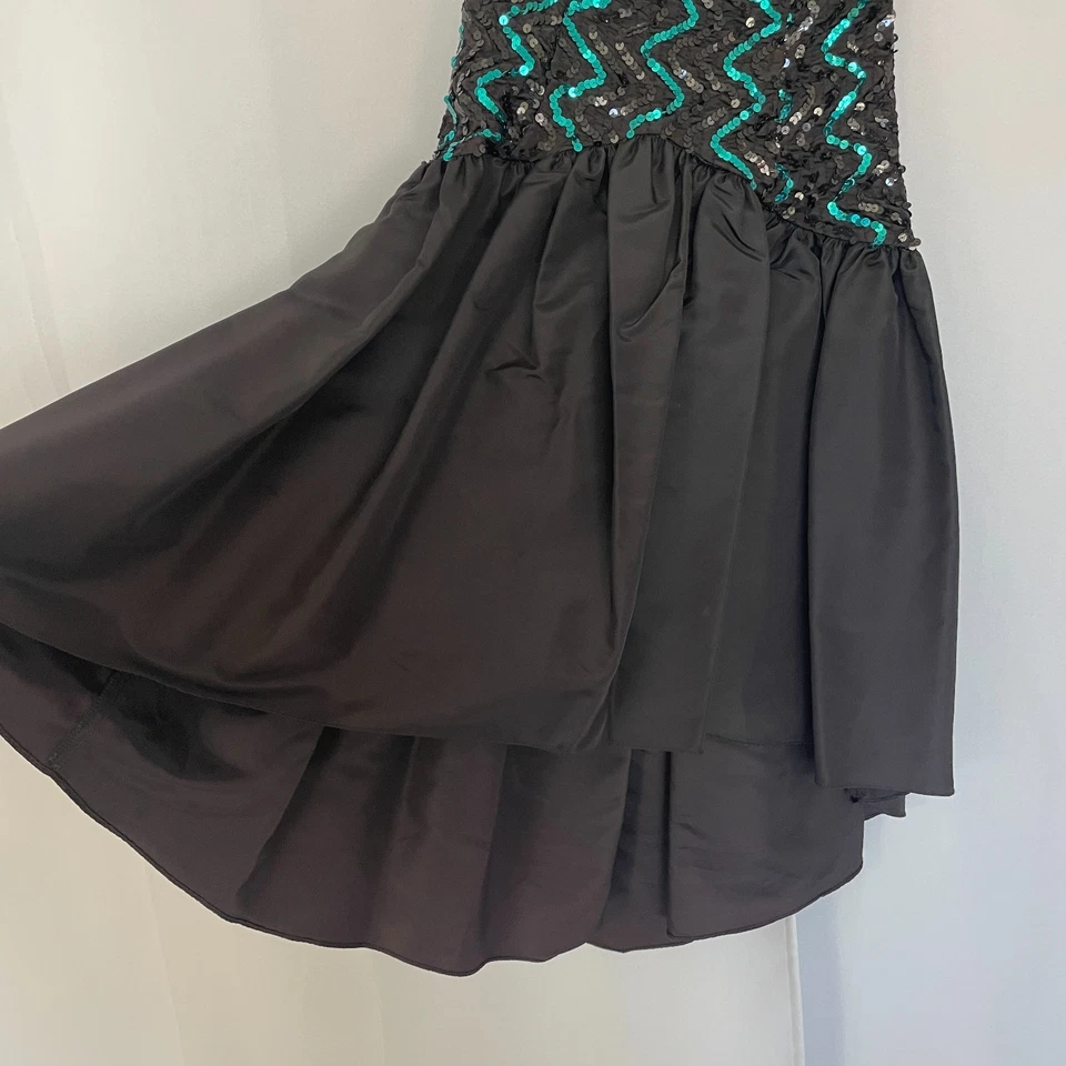 Vestido de graduación Gunne Sax Jessica McClintock XS negro lentejuelas arco hinchado alto bajo años 80 de colección Foto 4 de 4