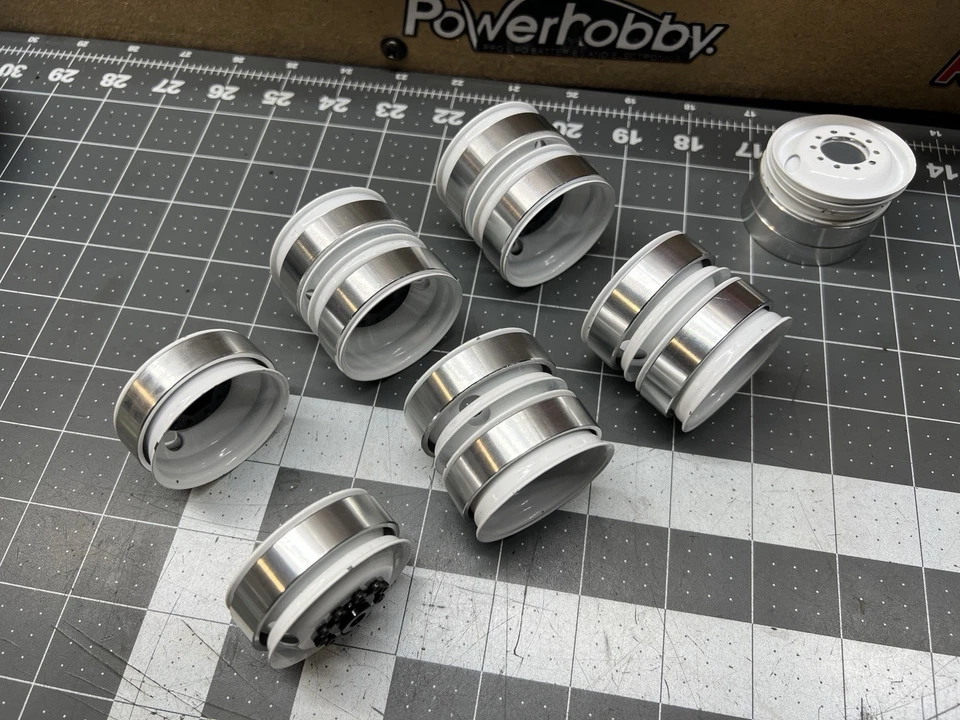 Rc4wd 1.7 Diesel Beadlock Wheels For 1/14 Scale Semi Front And Rear - Image 2 of 4