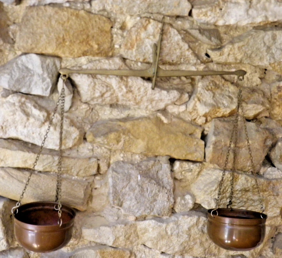 Ancienne balance trébuchet laiton ou cuivre - Photo 2/4