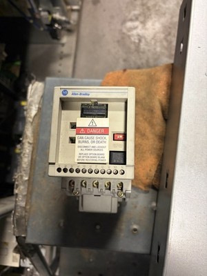 Allen-Bradley 160-AA04NPS1P1 Ser B Variable Speed Drive USED