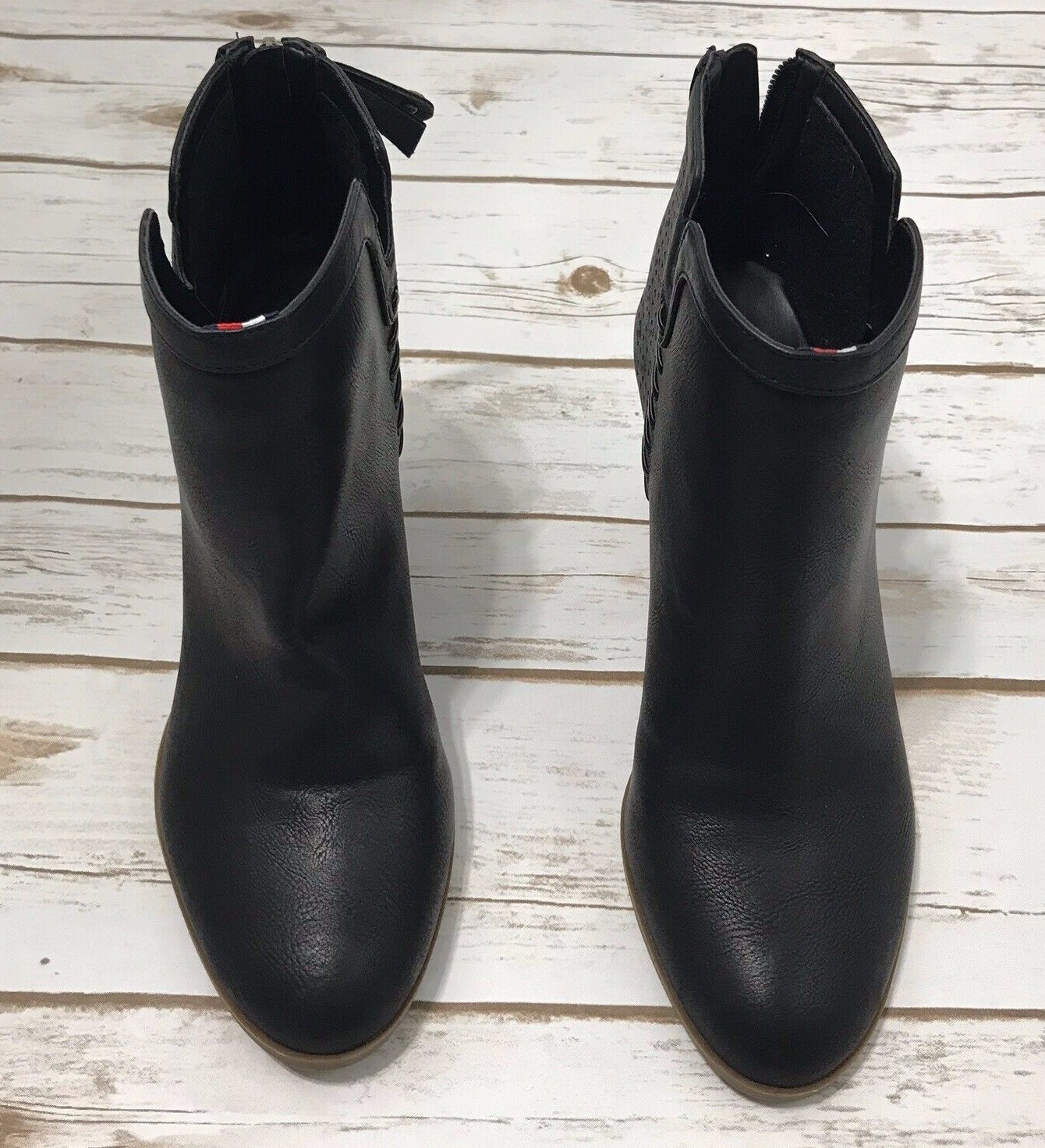  Tommy Hilfiger Women's Ankle Boots Western Lyra Black Block Heel Sz 9.5 thumbnail 4