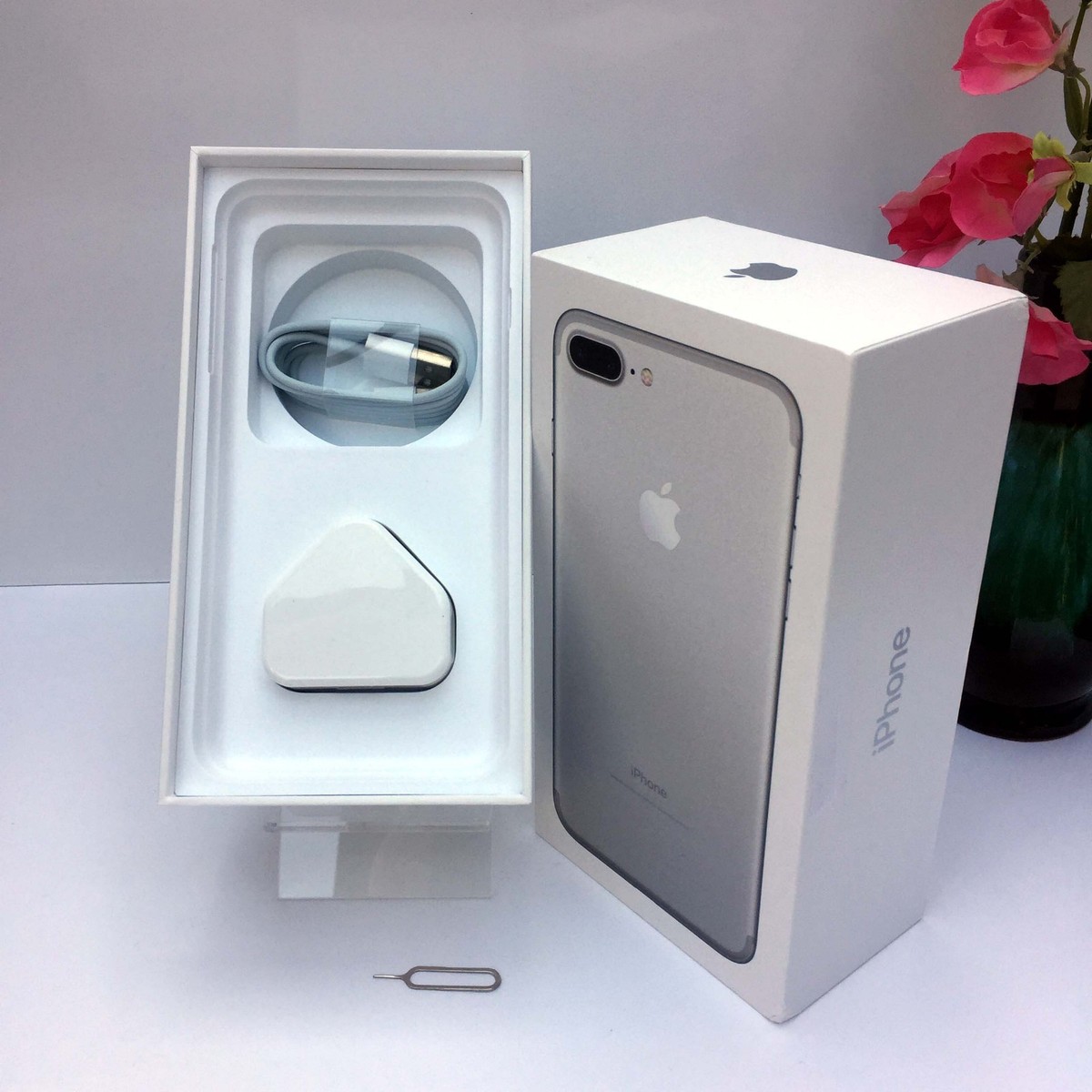 Original iPhone 7 box only with Accessories 32GB 128GB 256GB Original iPhone 7 box only with Accessories 32GB 128GB 256GB