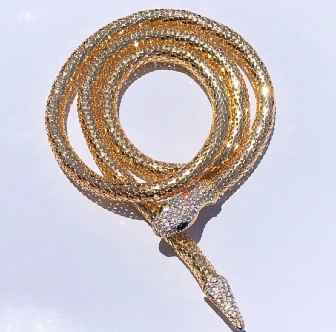Collana a forma di serpente tono oro