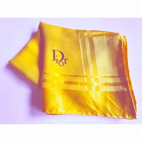 Authentique écharpe Christian Dior en soie jaune logo marque toutes saisons femme