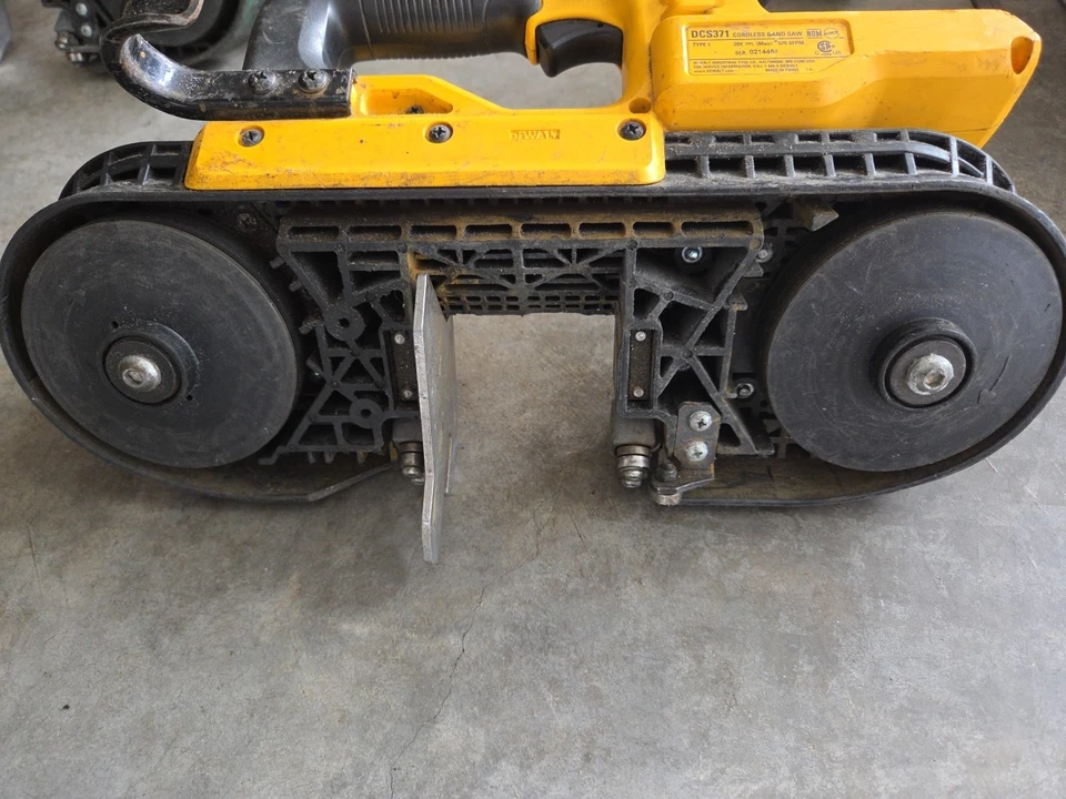 Dewalt DCS371 20v Compact Cordless Band Saw TOOL ONLY Tested - Image 3 of 4