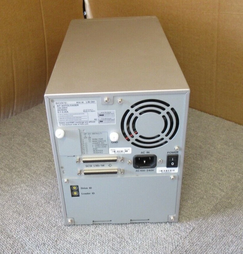 Sony StorStation LIB-D81 8 Slots 1 Drive Desktop AIT Autoloader Tape Library - Image 3 of 4