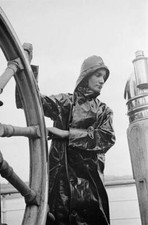 Clad oilskins & souwester rain hat trainee Merchant Navy bosun - 1941 Old Photo