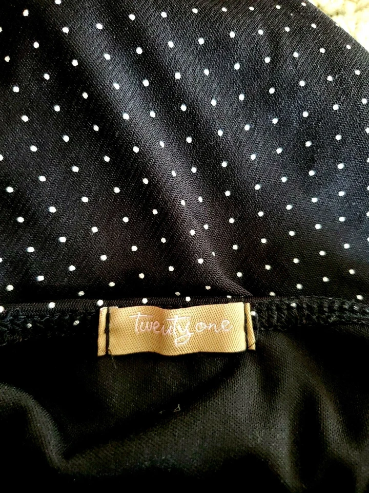 Nuevo M Sexy Pequeño Vestido Negro Estilo Halter Fiesta Lunares Luz Verano Pin Up Foto 4 de 4