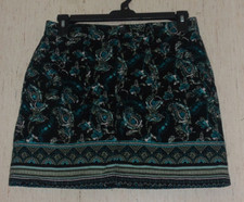 EXCELLENT WOMENS Croft  Barrow BLACK W/ PAISLEY PRINT SKORT  SIZE 10