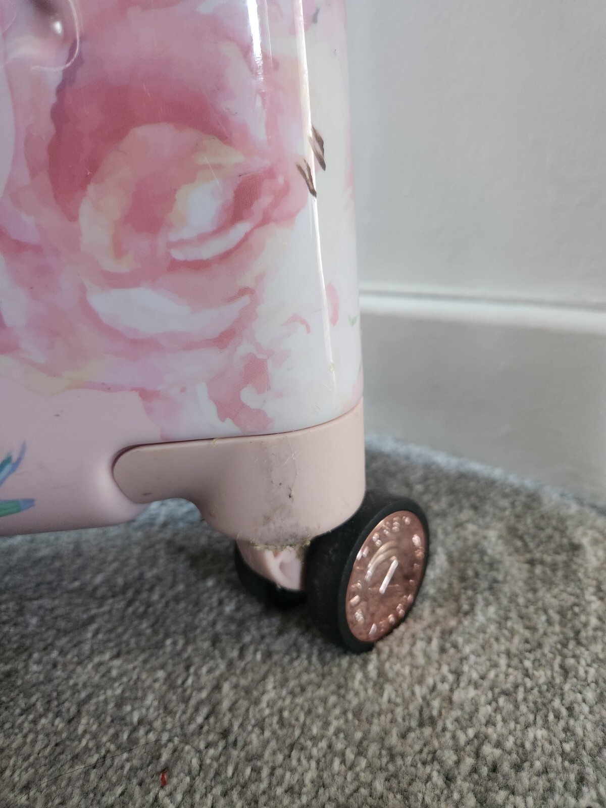 Pink Floral hard shell Aerolite suitcase set of 2, Cabin size & Large