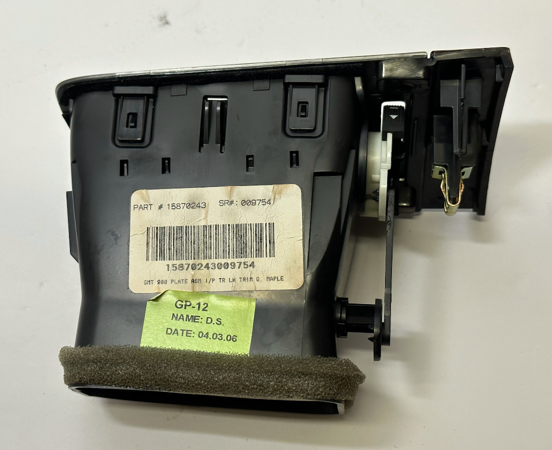 2007 - 2008 GMC Chevy Dark Wood Grain Driver Vent Trim 15870243 GM OEM LH