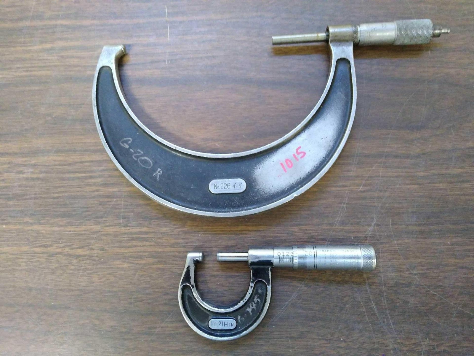 (2) Starrett Micrometers Starrett 01 211 & Starrett 226 45 Rounded