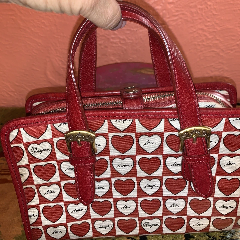 Brighton ❤️ Bolsa de maquillaje de viaje corazones rojos. Artículos de aseo, llevar, carrito, fin de semana. Raro Foto 2 de 4