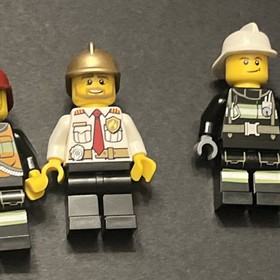 LEGO CITY  60004  FIRE TRUCKS  AND MINIFIGURES ONLY