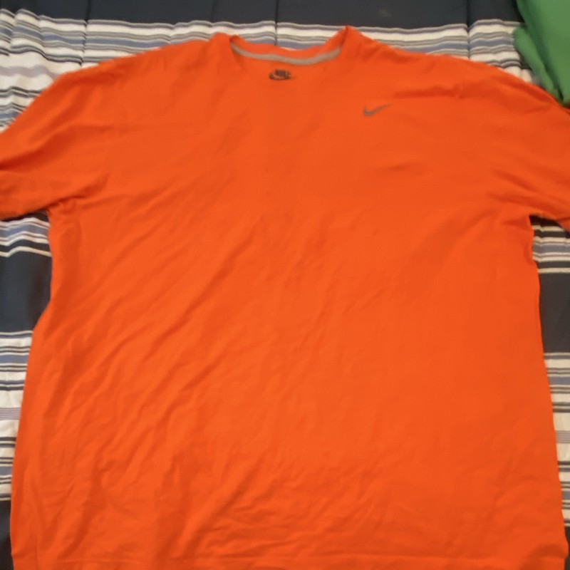 Nike Men's Orange Crew Neck T-Shirt XL Solid Logo Polyester Knit Regular Fit