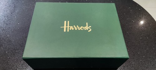Harrods Scarf And Gloves Set, Boxed, Beige Brand New - Picture 2 of 11