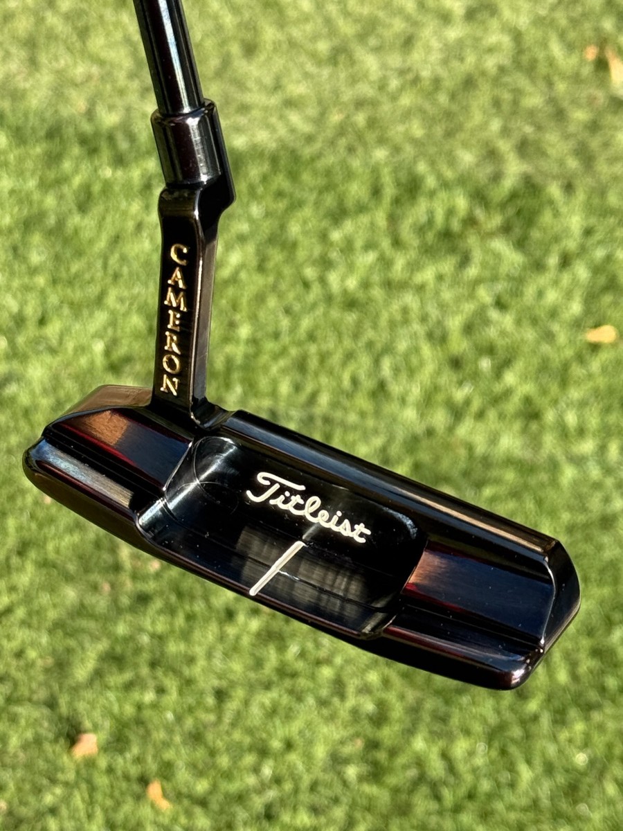 Scotty Cameron 2002 Holiday Candy Canes Newport 2 Black Pearl