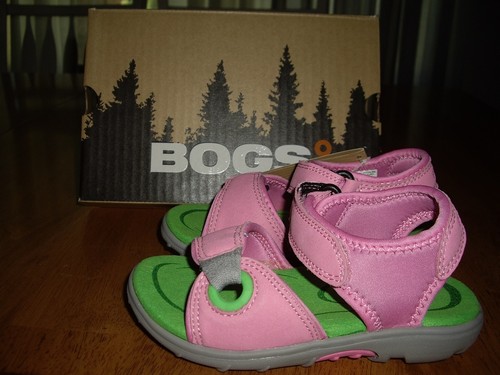 Neu im Karton kleine Mädchen Größe 10 Bogs Yukon Sandale pink grün leicht zu schließen - Bild 1 von 4