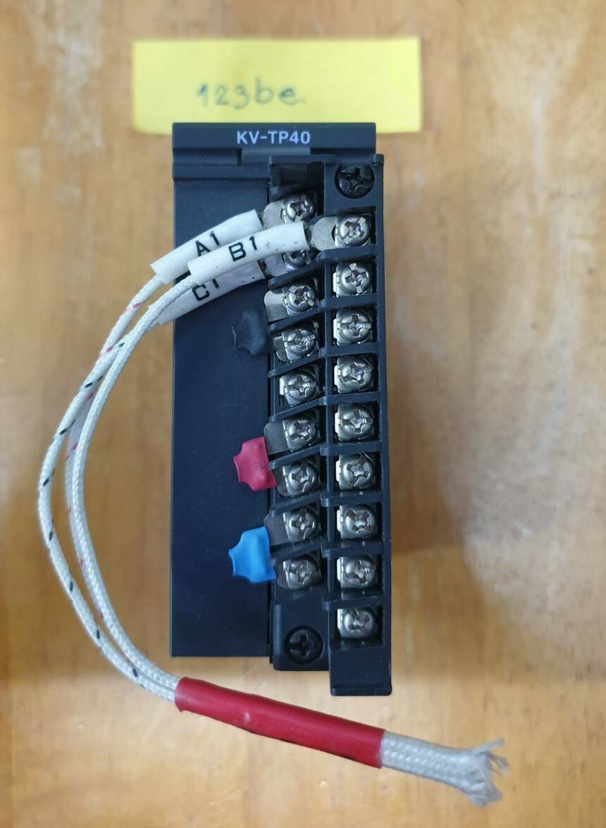 KEYENCE KV-TP40 (KXL50) 動作確認済 KV-5000 KV-AD40V/KV-TP40 KEYENCE KV-TP40 (KXL50) 動作確認済 KV-5000 KV-AD40V/KV-TP40